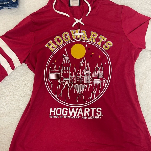 Harry Potter Hogwarts Hooded Shirt - Picture 1 of 5